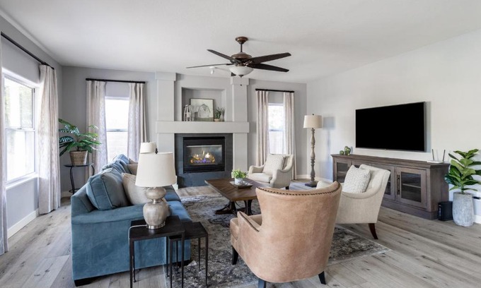 Arabian Crest House | Walking On Sunshine