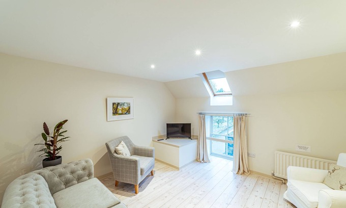 Newton Stewart Cottage | Wallace Apartment - an apartment that sleeps 5 guests in 4 bedrooms