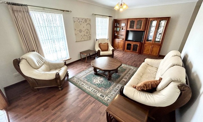 North Beach House | Wallaroo Getaway - Walking Distance to Beach - Entire Home