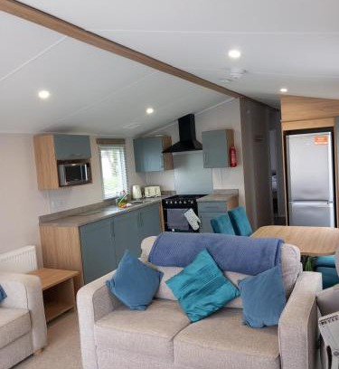 Newton Resort | Walnut 65 - Porthcawl
