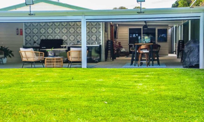 Port Lincoln House | Wandana holiday homes