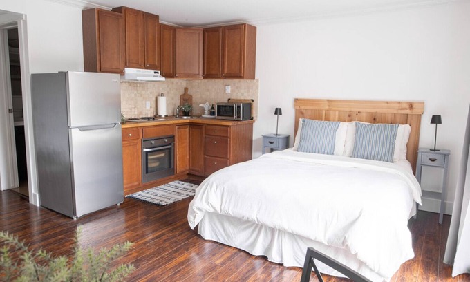 Harrison Hot Springs Apartment | Wanderlust | Studio Suite with Private Patio