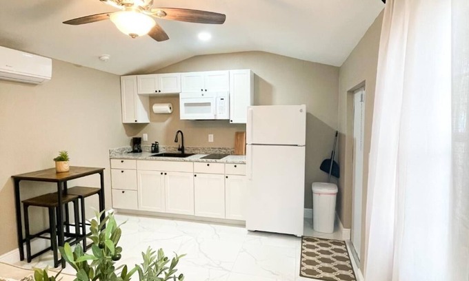 Citrus Park Cabin | Wanderlust Guest House