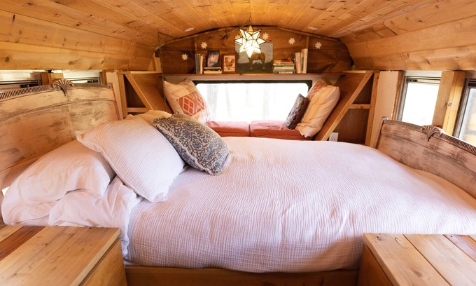 Irene Cabin | Wanderlust Skoolie with AC near Corsicana, TX