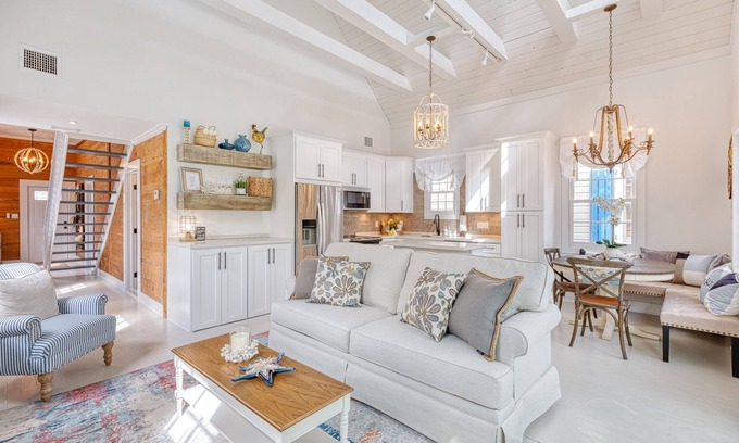 The Meadows House | WANDERLUST ~ Stunning 3 Bed, 3 Bath Retreat in Peaceful Neighborhood w/Pool!