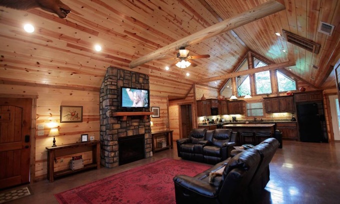 Broken Bow Cabin | Wapiti Lodge by Blue Beaver Luxury Cabins