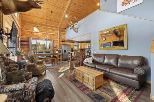 Custer House | Wapiti Trail
