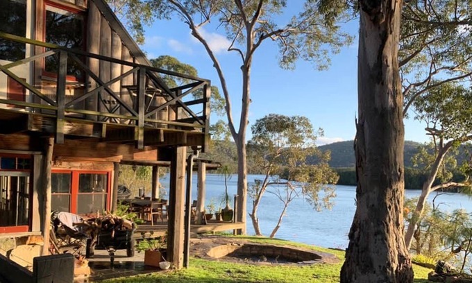Singletons Mill Cottage | Warami River Cottage - Waterfront, Private Pontoon, Pool, Games Room & more!
