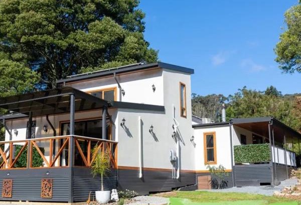 East Warburton House | Warburton Woods point nature retreat