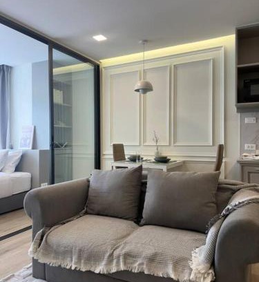 Nimman Apartment | Warm and classic modern room