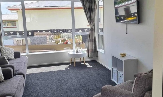 Invercargill House | Warm and Cosy - 3 Bedroom Home