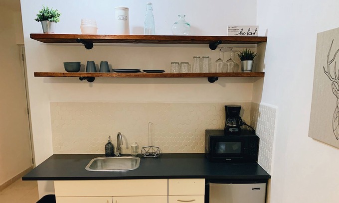 San Anton Apartment | Warm & Cozy Studio - Centrally Located