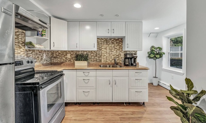 Bridgeport Apartment | ⭐️Warm & Cozy 🌟Studio Suite in FFLD COUNTY