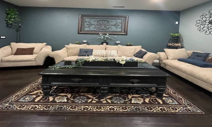 Regency Park House | Warm & Elegant Home - Perfect Location
