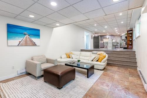 Canyon Heights House | Warm North Van Family Stay Perfect Winter Getaway