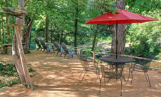 Pittsboro Cottage | Warm + Peaceful Home w/Fire Pit on Haw River