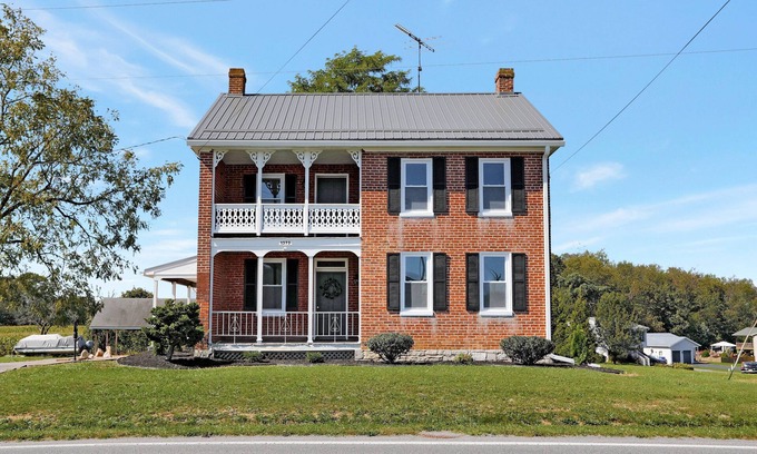 Marion Other | Warm Spring Farmhouse, Old Charm with Modern Updates in Historic Chambersburg