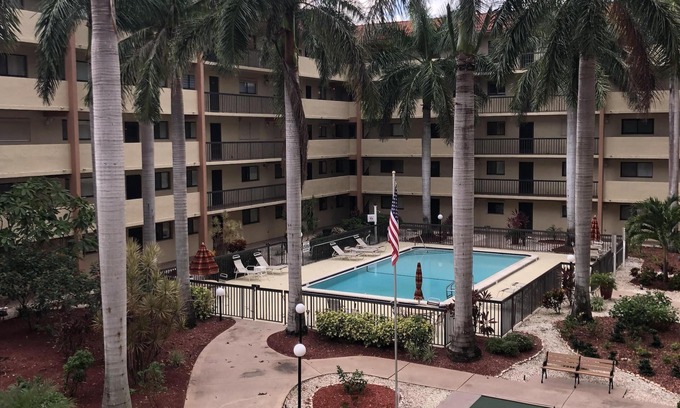 Winkler Condo | Warm Weather Hideaway