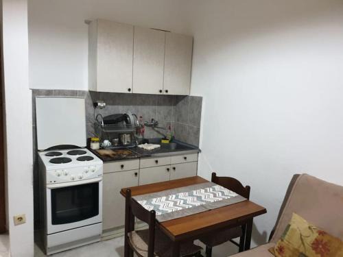 Zeljeznica Apartment | Warm & Welcoming Vele Residence