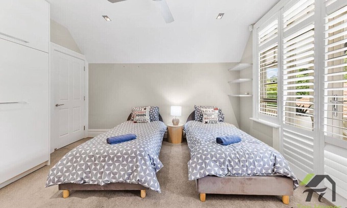 Warrawee House | Warrawee 别墅&6房5卫泳池&厨房设备齐全