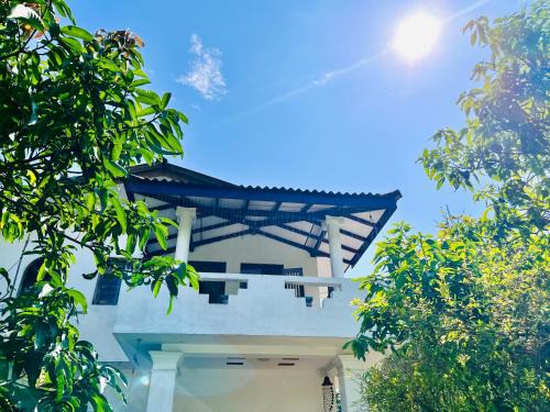 Thalaramba Bed & Breakfast | Wasana Ocean View Villa Mirissa