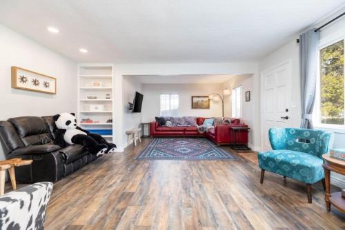 Cottonwood Heights House | Wasatch Cottage Hot Tub Pool Table Skiers Dream