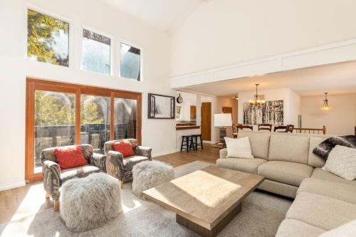 Cottonwood Heights House | Wasatch Mtn. Basecamp Retreat - Private Hot Tub