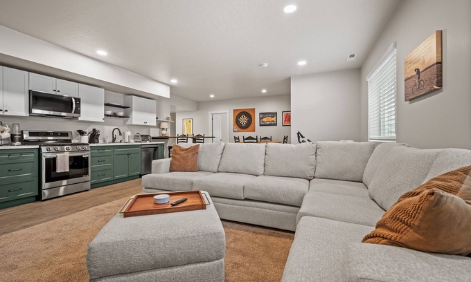 Mountain Green House | Wasatch Peak Chateau | Pool | Hot Tub | Lower Unit