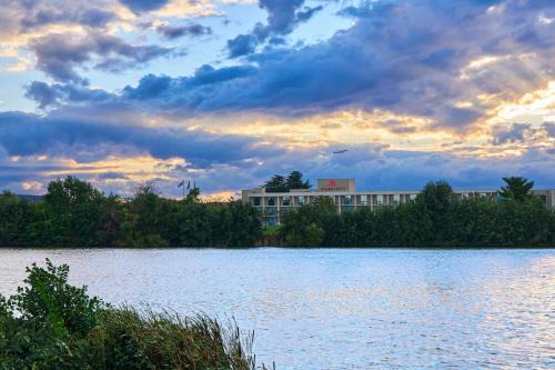 Dulles Hotel | Washington Dulles Airport Marriott