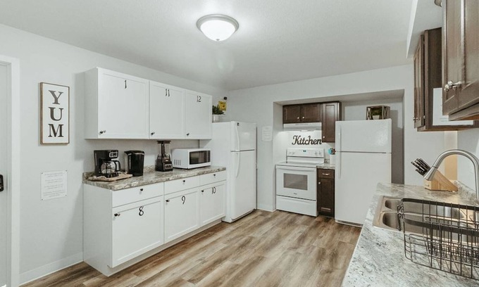 Plover House | Washington Manor Room #11