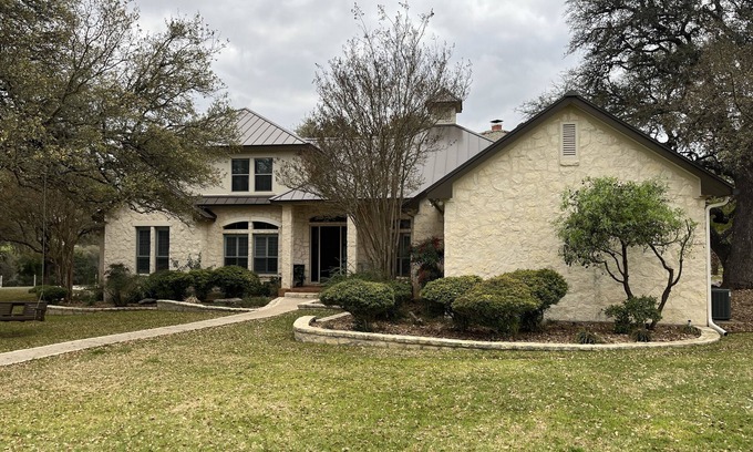 Boerne House | Watch the eclipse on 6 acres with beautiful home!
