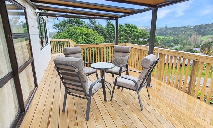 Ostend House | Watch your worries disappear!