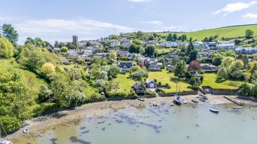 Dittisham House | Water Edge House & Boathouse - With Swimming Pool