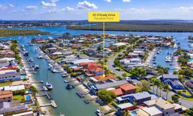 Paradise Point House | Water Front - Bridge Free Access
