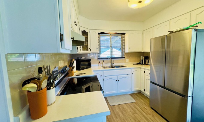 Turkey Point House | Water Front Cedar Canal Sleeps 7