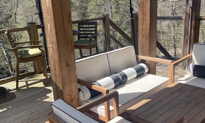 Stanton House | Water front home on Walnut Creek off Lake Mitchell with fishing & free WI-FI!