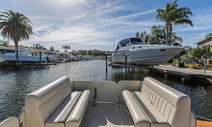 Flor-a-mar House | Water Front n Gulf Harbor with Pontoon Boat, access to Gulf & Heated Pool