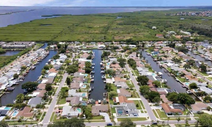 Bay Crest Park House | Water front pool home with direct gulf access! Perfect location! Big kitchen !