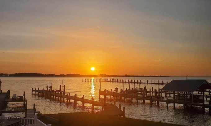 Edgemore House | Water front resort with gorgeous house and views