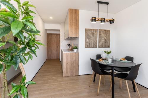 Gloria Apartment | Water Lily