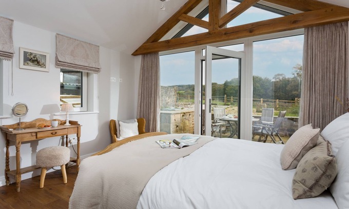 Heath Charnock Cottage | Water's Edge - a beautiful property in Chorley, Lancashire sleeping 4 guests