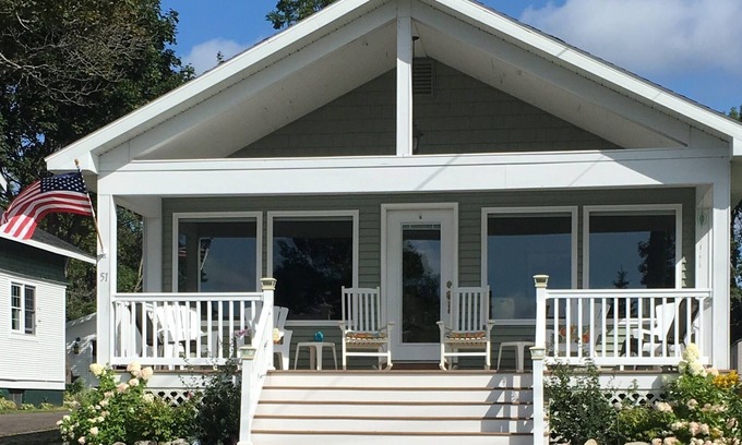 Cedarville House | Water view home overlooking Cedarville Bay in the Les Cheneaux Islands area