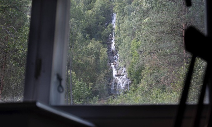 Sel Cabin | Waterfall Retreat with Stunning Mountain Views – Nature at Your Doorstep