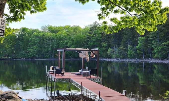 Lunenburg County House | Waterfont close to town and walking trails with country feel