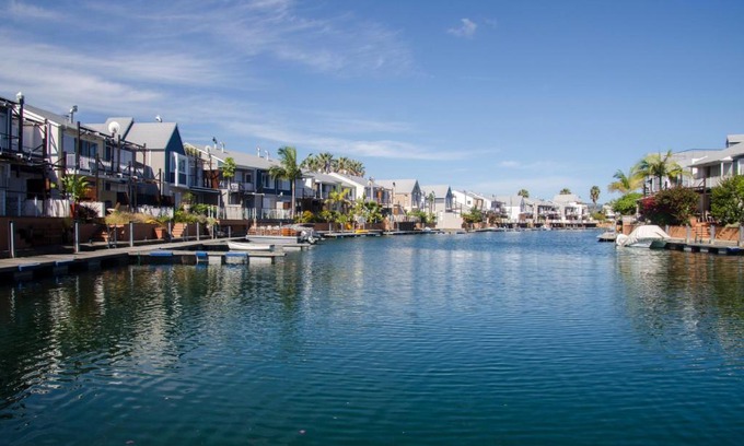 Waterfront Apartment | WATERFRONT - 1 South Quay lovely two bed on water