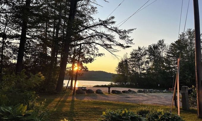 Dunbarton Cottage | Waterfront-2/1- Cozy Cottage -Adventure & Romance, Hiking, Kayaking-lots of fun