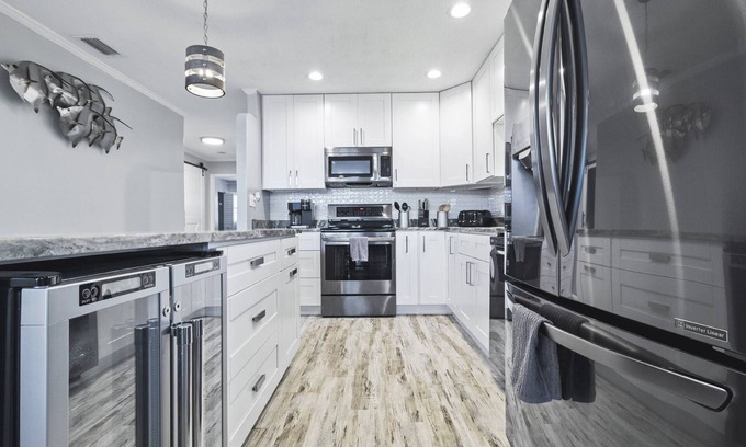 Flor-a-mar House | Waterfront 2BR Oasis w/Gulf Access, Jacuzzi, Private Dock & Kayaks – Coastal Luxury Awaits!