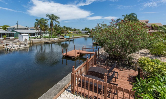 Sea Ranch On The Gulf House | Waterfront 3 BR- Extended Scalloping season- BRING YOUR BOAT!
