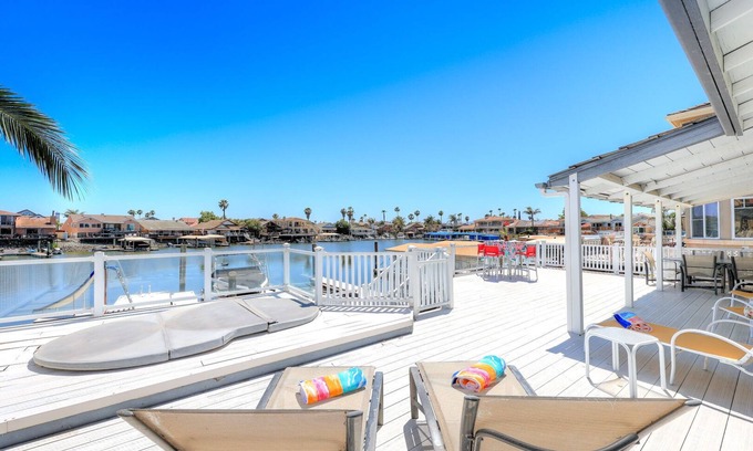 Discovery Bay House | Waterfront 3BDR w Boat in Discovery Bay