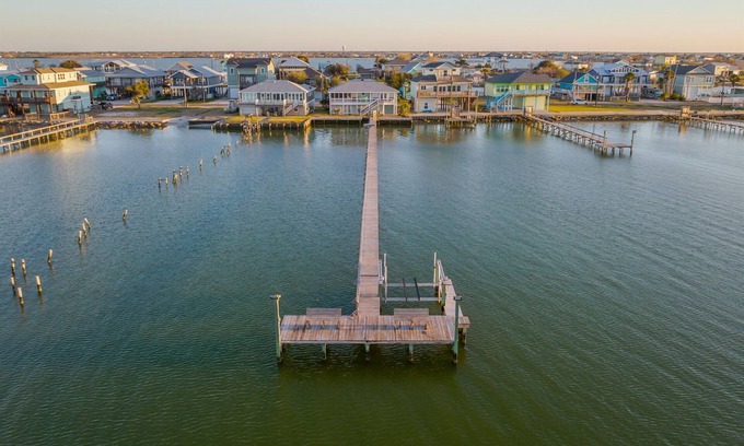 Rockport House | Waterfront 3BR/3BA on Copano Bay w/Private Fishing Pier